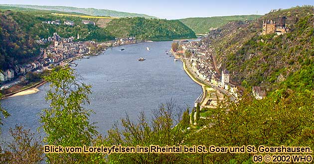 Blick ins Mittelrheintal bei Patersberg in der Nhe der Loreley auf (von links nach rechts) St. Goar, Burg Rheinfels, St. Goarshausen und Burg Katz.  2002 WHO